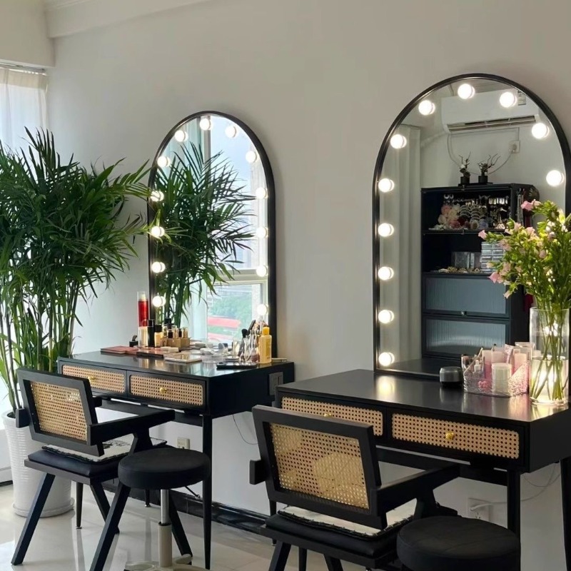 Beauty Makeup Bridal - Rattan Chinese studio professional with lamp