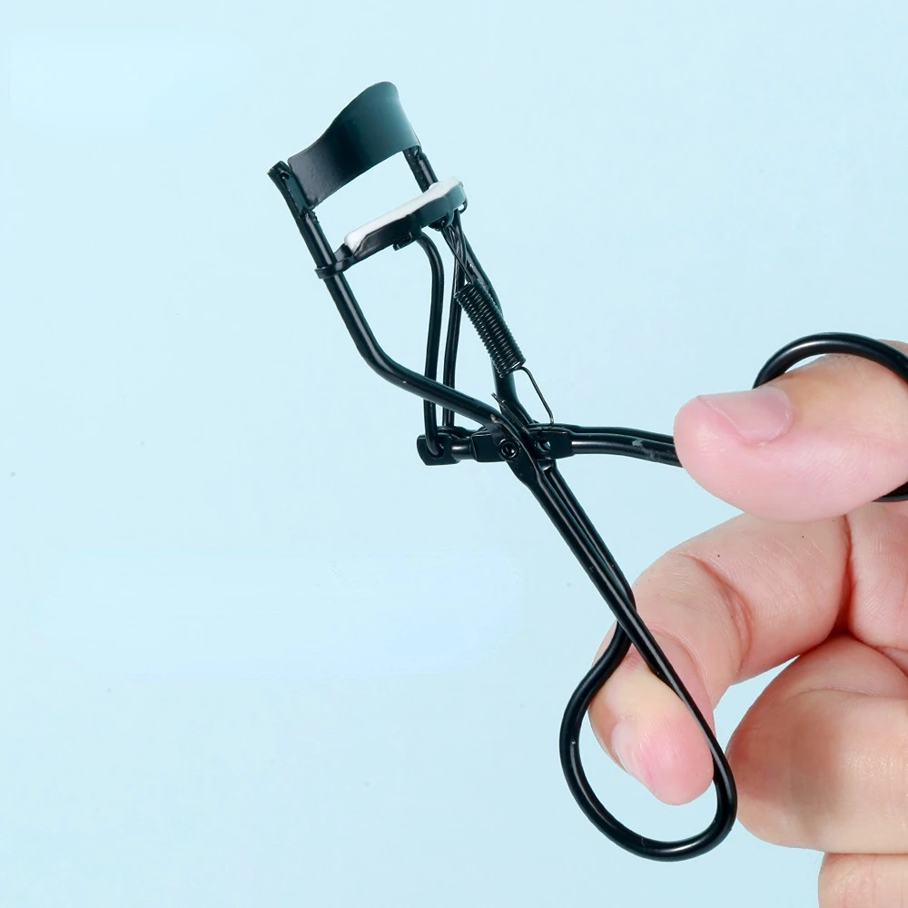 New Black Women Eyelash Curler - Beauty Makeup News recension och pris