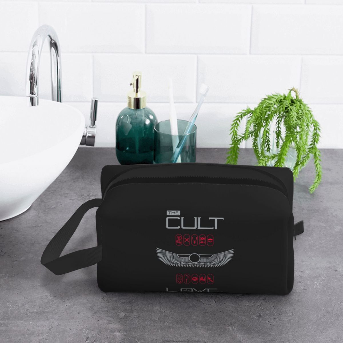The Cult Love Makeup Bag Cosme - Beauty Love Makeup recension och pris