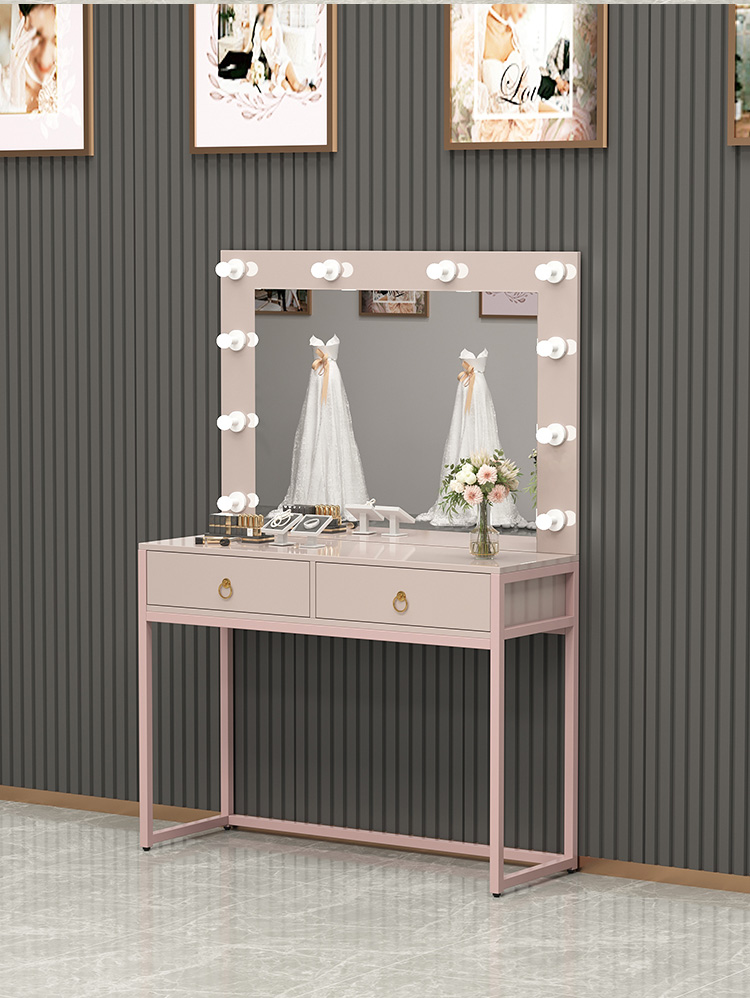 Dresser with lamp mirror integ - Beauty Makeup Bridal recension och pris