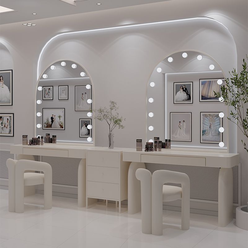Dresser with lamp Makeup artis - Beauty Makeup Studio recension och pris