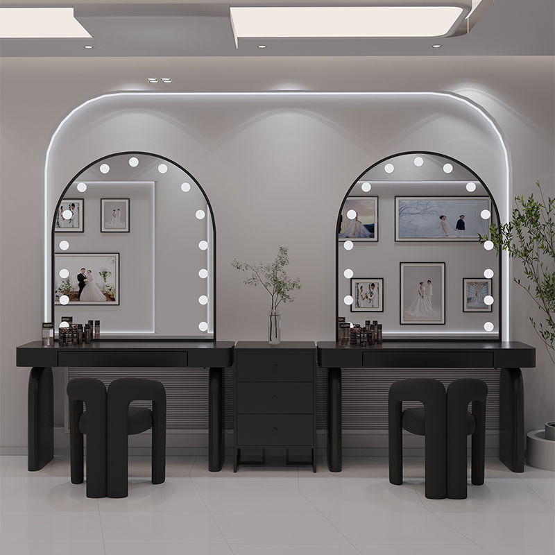 Dresser with lamp Makeup artis - Beauty Makeup Studio recension och pris