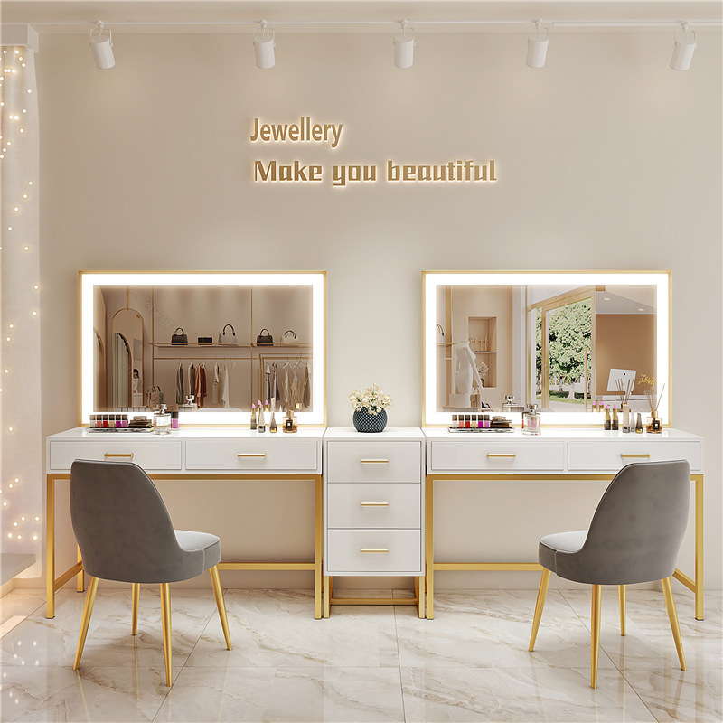 Nail art makeup artist studio  - Beauty Makeup Bridal recension och pris
