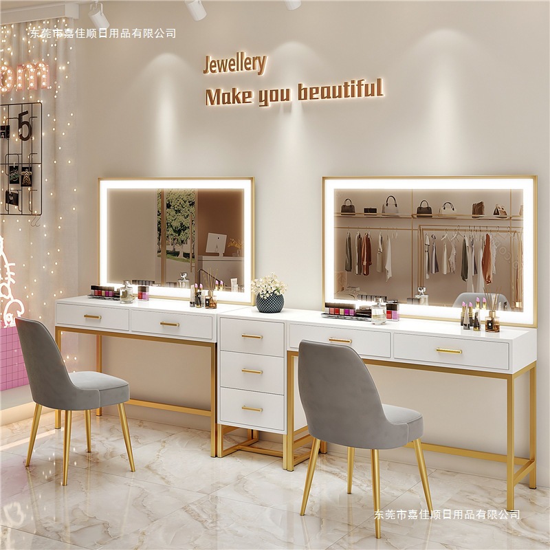 Nail art makeup artist studio  - Beauty Makeup Bridal recension och pris